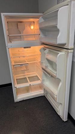 White Top-Freezer Refrigerator