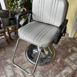 Reclining Barbers Chair