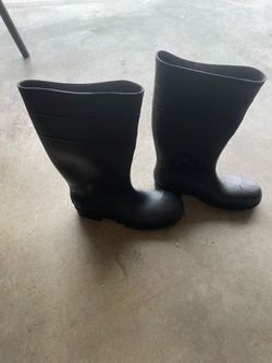Size 10 steel toe rubber boots