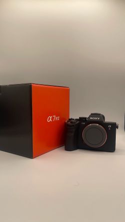 Sony a7rV.  Open box
