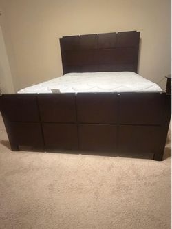 Queen size bed