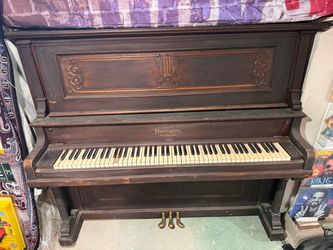 FREE! Antique Huntington Upright Piano, circa 1(contact info removed)