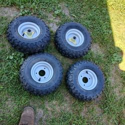 Estan Nuevas. 145/70-6