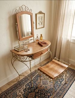 ✨ VINTAGE VANITY SET 😍😍ONLY $59! ✨
