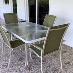 Porch Table And 4 Chairs