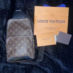 Louis Vuitton Slang Bag 