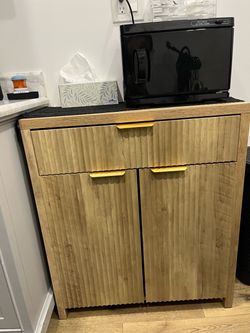Standing cabinet/end table