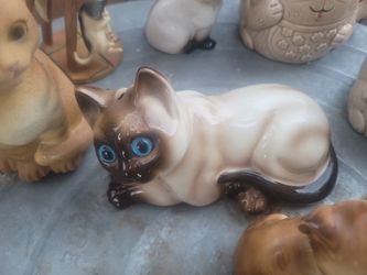 Cat Figurine's 