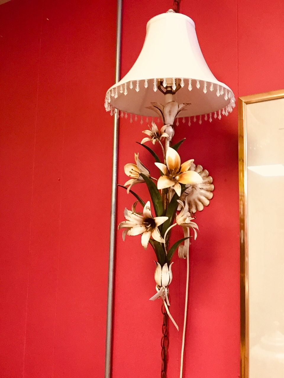 Chandeliers & Lamps
