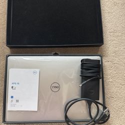 Dell XPS 15 7590 4K OLED 15.6" i7-9750H 512 SSD, 16GB NVIDIA GTX 1650