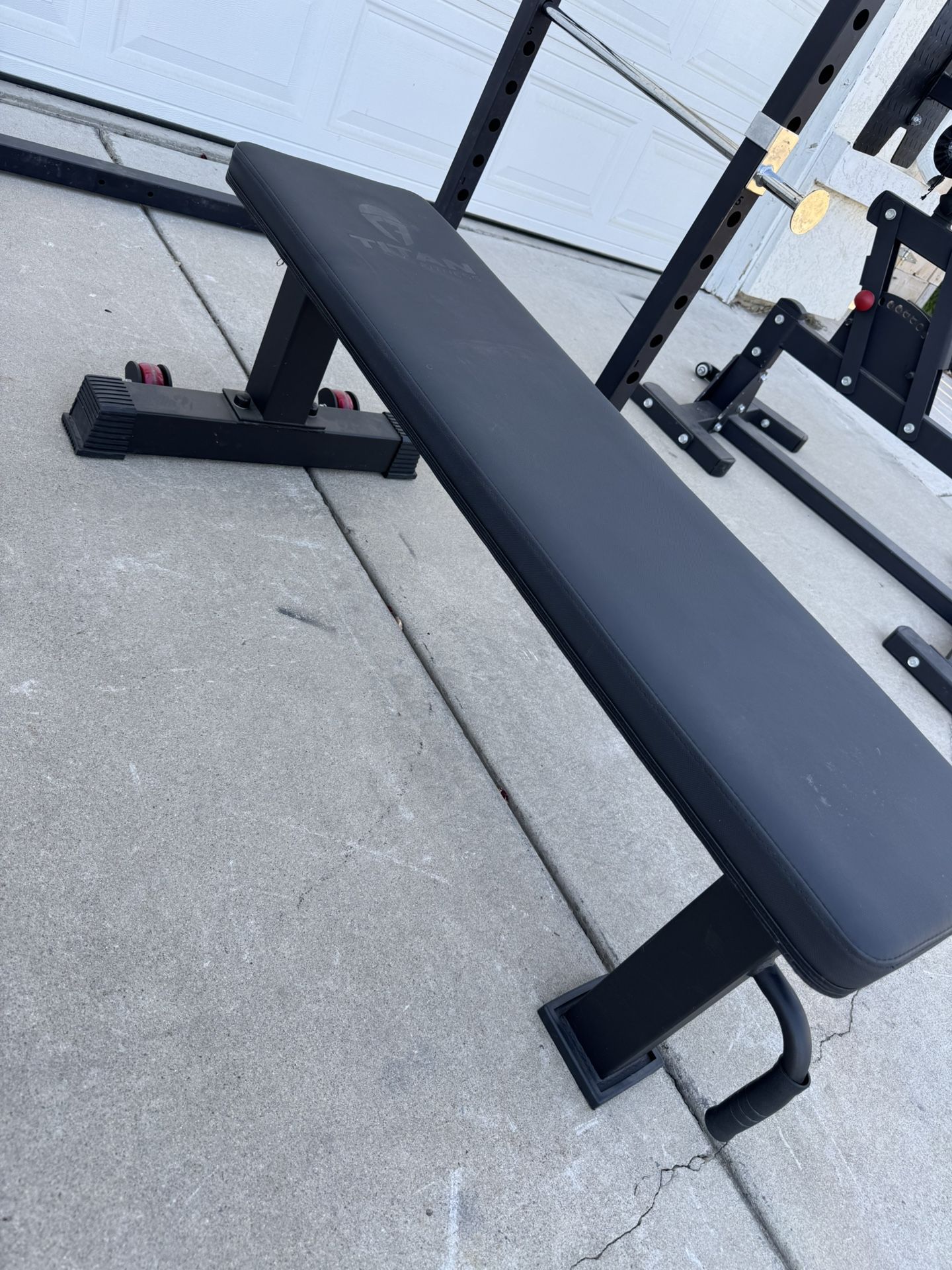 TITAN FITNESS Flat Bench