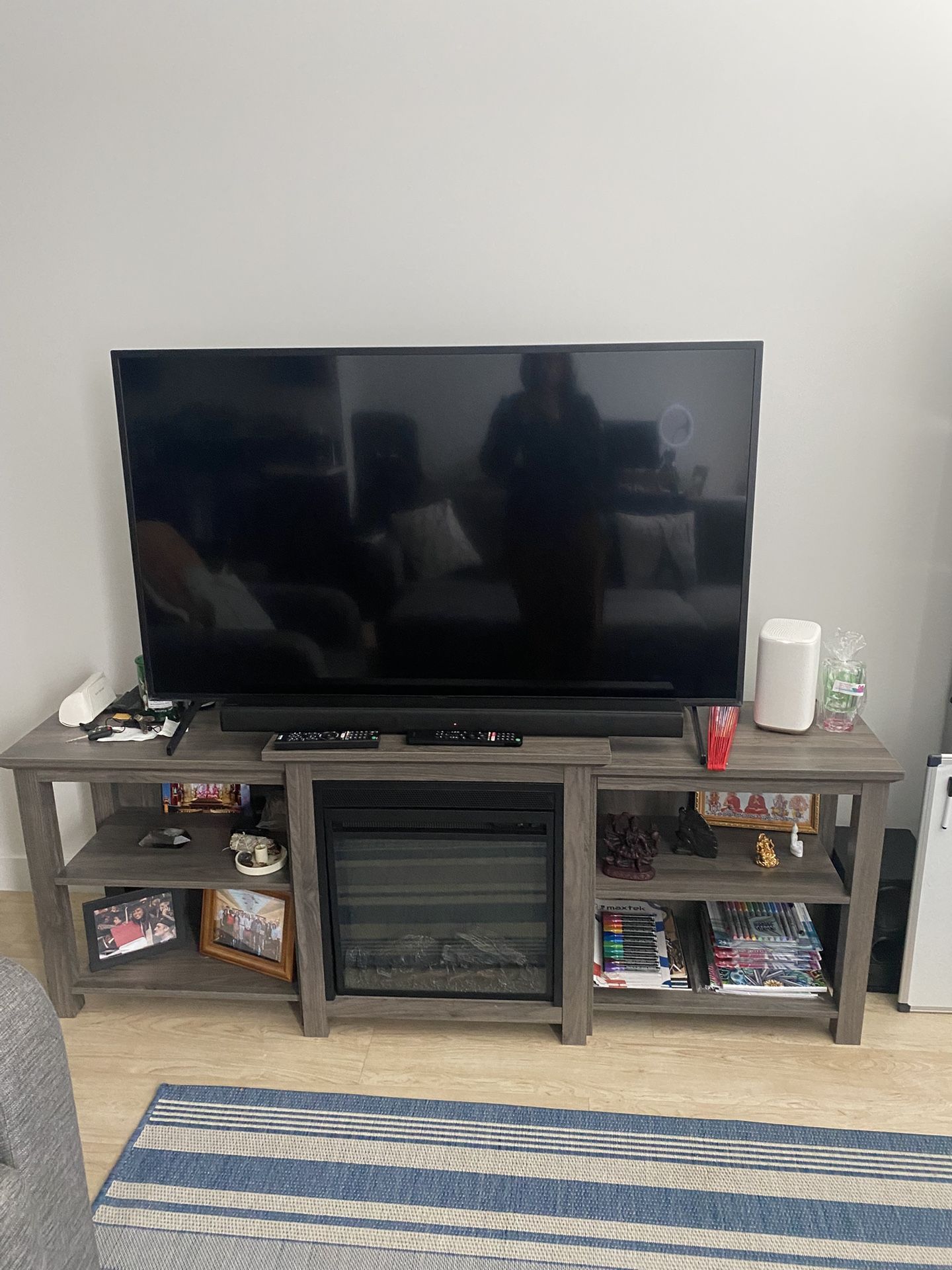 Entertainment center
