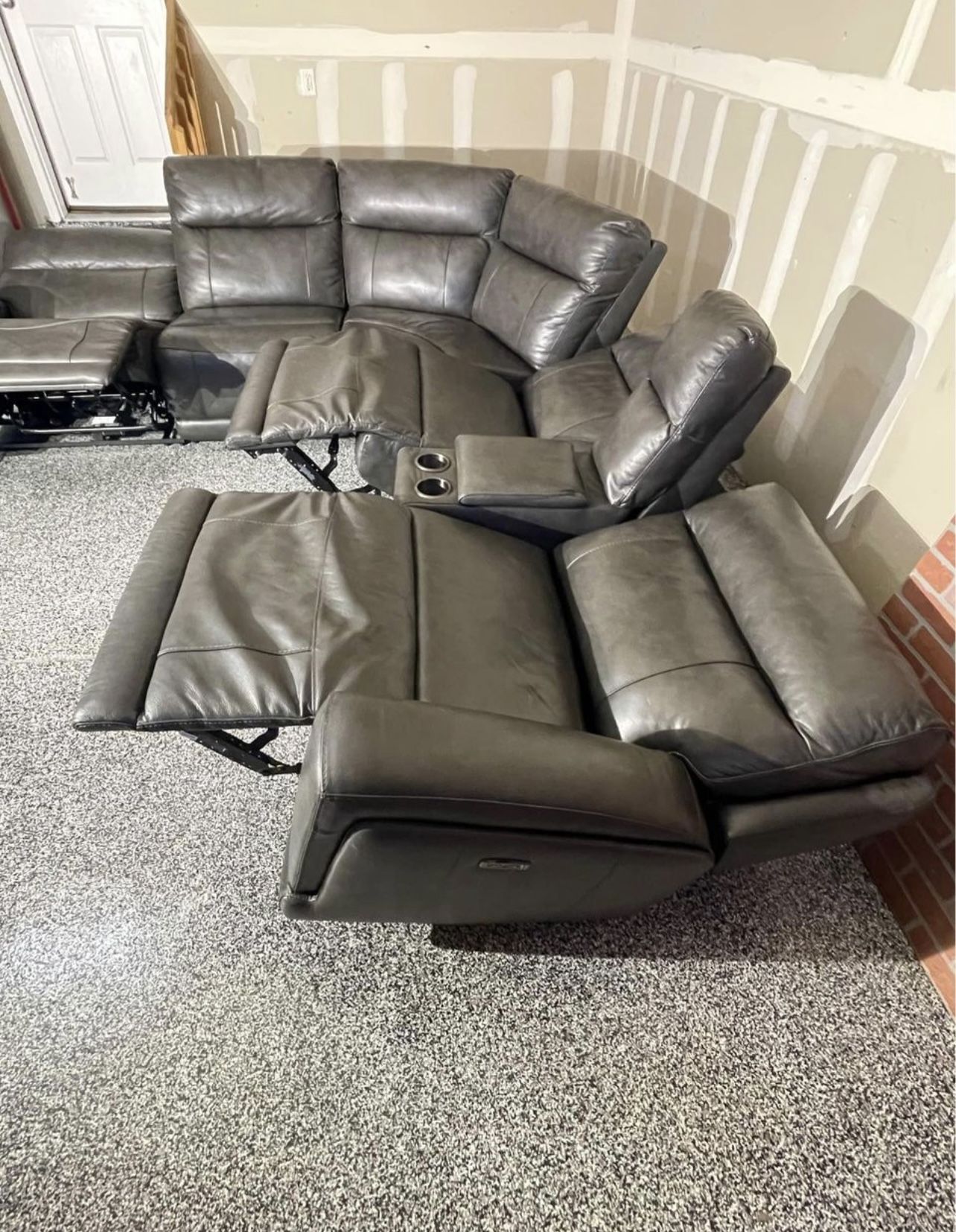 Free Delivery Lauretta 6-piece Leather Power Reclining Sectional With ...