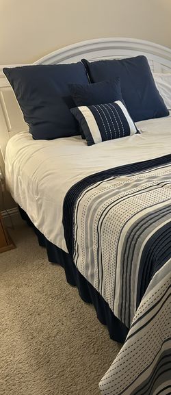 Queen Comforter Set