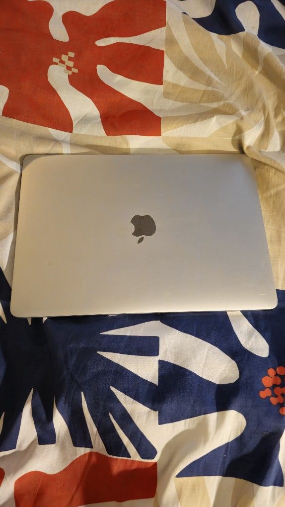 MacBook Pro (13-inch, 2017