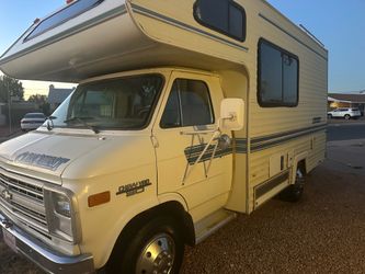 1994 Conquest limited edition 21ft  v8 motor Chevy van motorhome runs excellent AC
