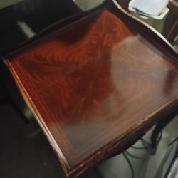 Antique Square Table $20 19 In By 19 In . 27 In Tall Serious Buyers Only Local Pickup