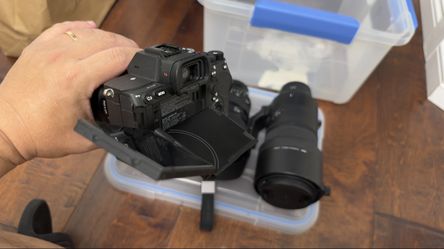 Sony A7R V Mirrorless Camera — Like New, ~8K Shutter