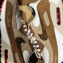 Nike Women’s Air Max 90 Size 9.5 $120.00 Worn Once