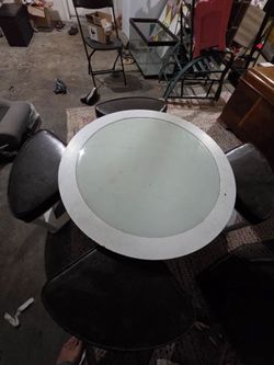 Round dining set