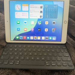 iPad 7th Gen 32gb Wifi With Apple Smart Folio 