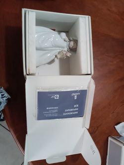 LLADRO "MIMOSA SONADORA/DREAMS" figurine #06684