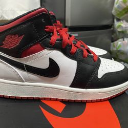 Air Jordan 1 - Size 5Y 