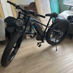 NEW Geemax Electric Bike, specifically a model with 26" x 4.0 fat tires. 