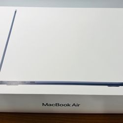 Apple MacBook Air 13” 2025 M4 16GB 256GB NEW SEALED