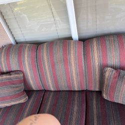 3 Seat Couch With Pull Out Bed 