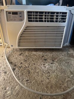 GE 5200 BTU Air Conditioner