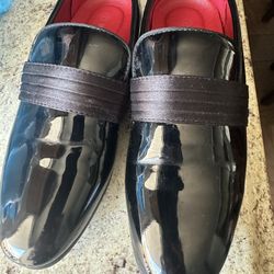 Like New Shoes Size 2Y Boys, They Have foams Inside( Red Ones) They Very Comfy