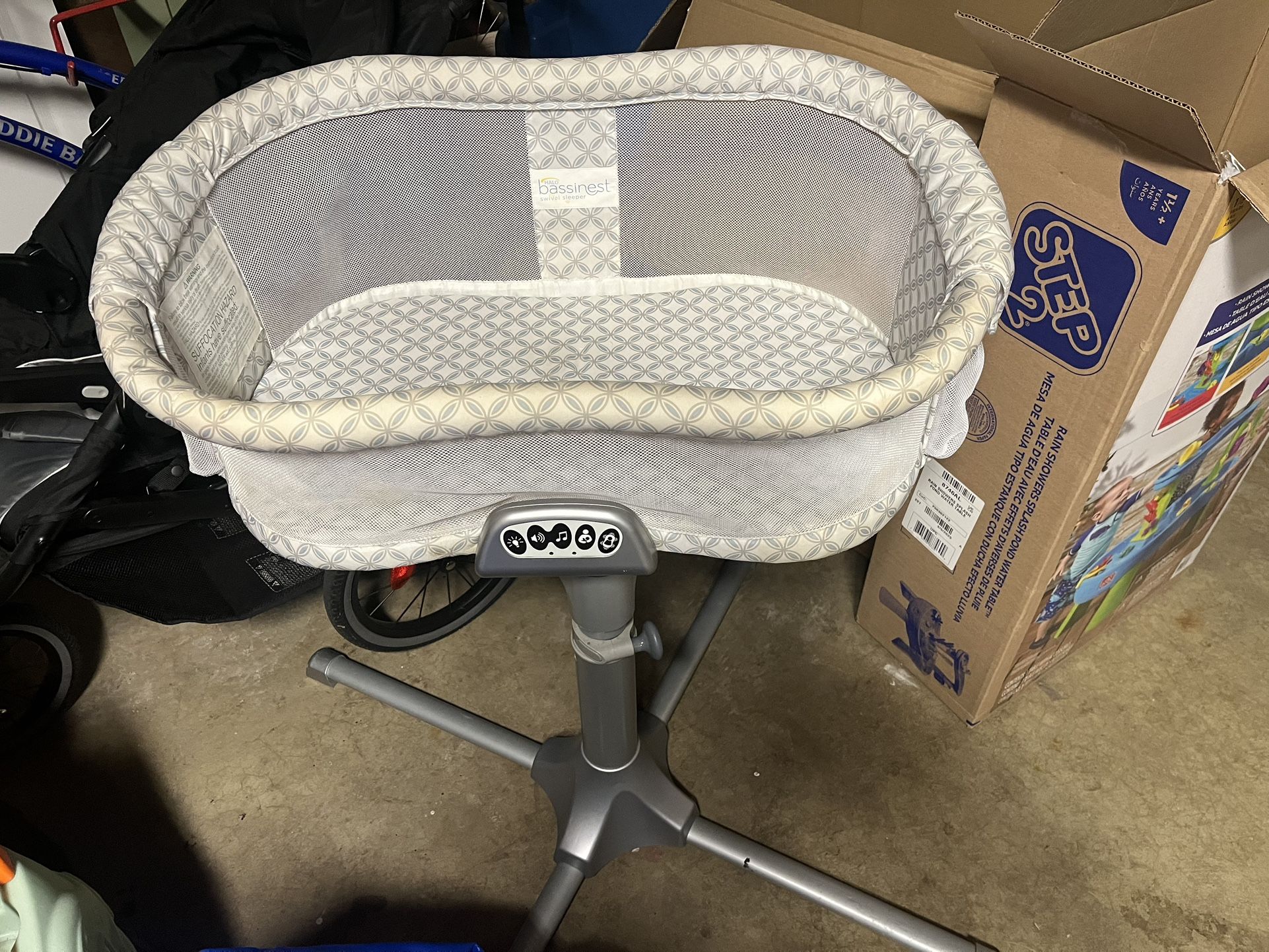 HALO Portable bassinet