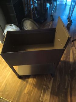 13w x 2'l x 29h filling cabinet on casters