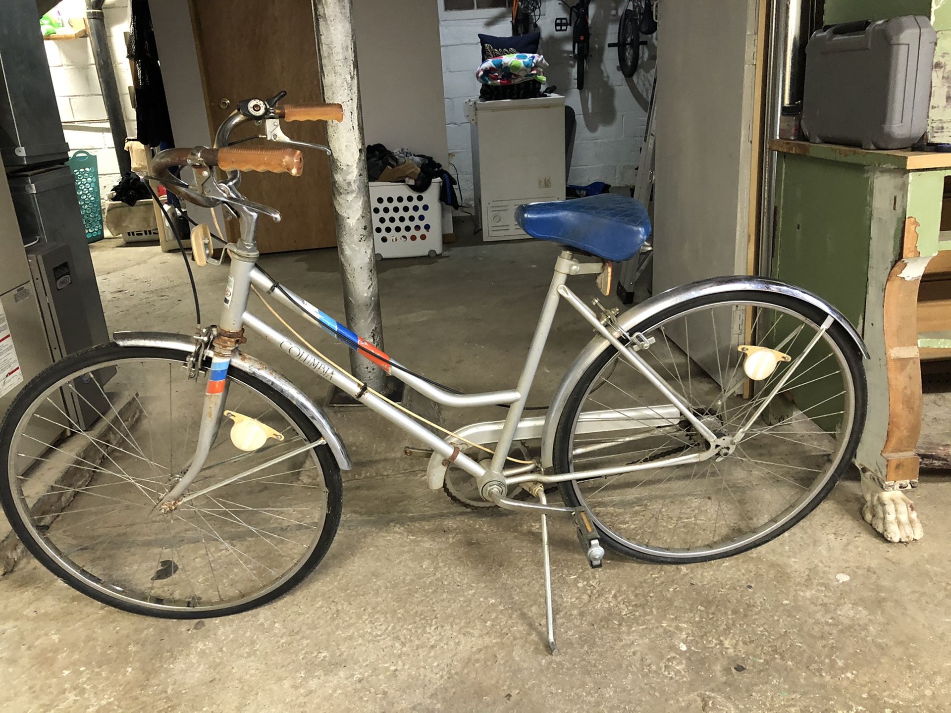 Antique Columbia 3 speed bike/missing one pedal