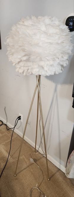 Matching feather lamps