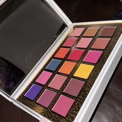 P-Louise eyeshadow Pallet (discontinued) 