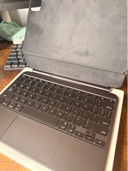 Magic Keyboard for iPad Pro 11in M5/M4