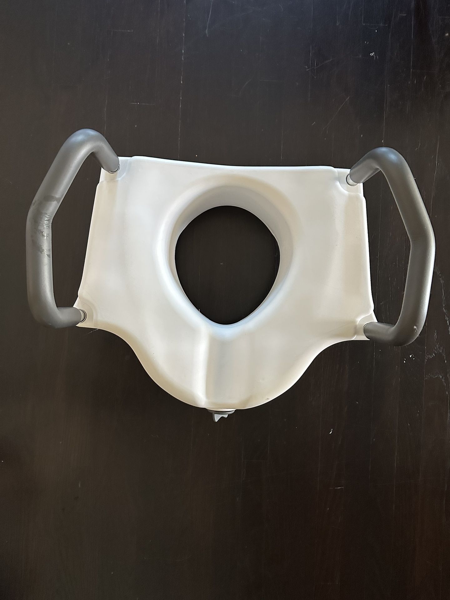 FREE - Raised Toilet Seat W Handles