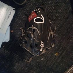 Rawlings Baseball Glove