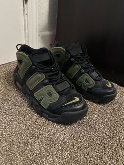 Nike uptempo sz 9