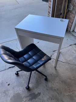 Kids Desk With Chair ! Like Condition!