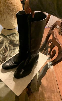 Black boots size 8