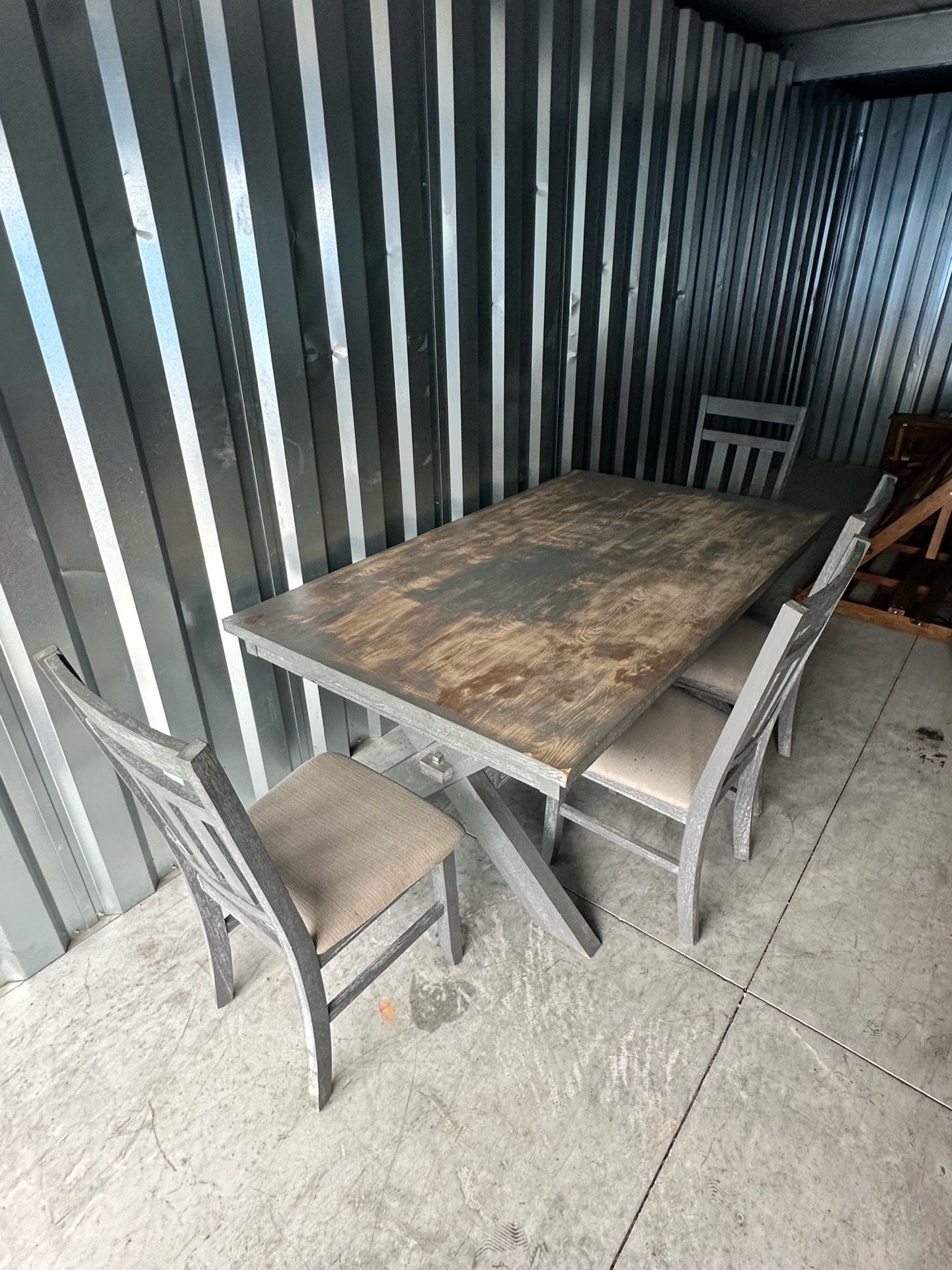 Dining Room Table Cross Pillars W/ 4 Matching Chairs‼️Well Built‼️$100‼️