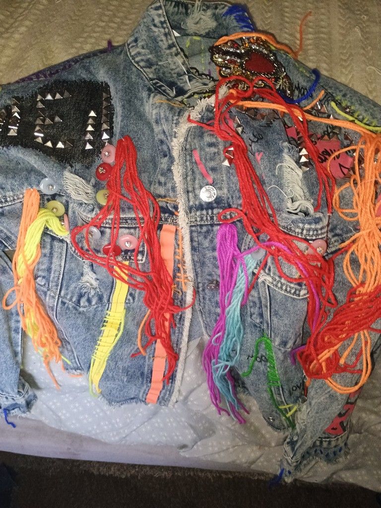 KELLY OBI grafetti denim jacket