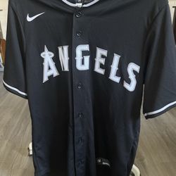 Men’s Nike Black Los Angeles Angels Mike Trout #27 Baseball Jersey Size Medium