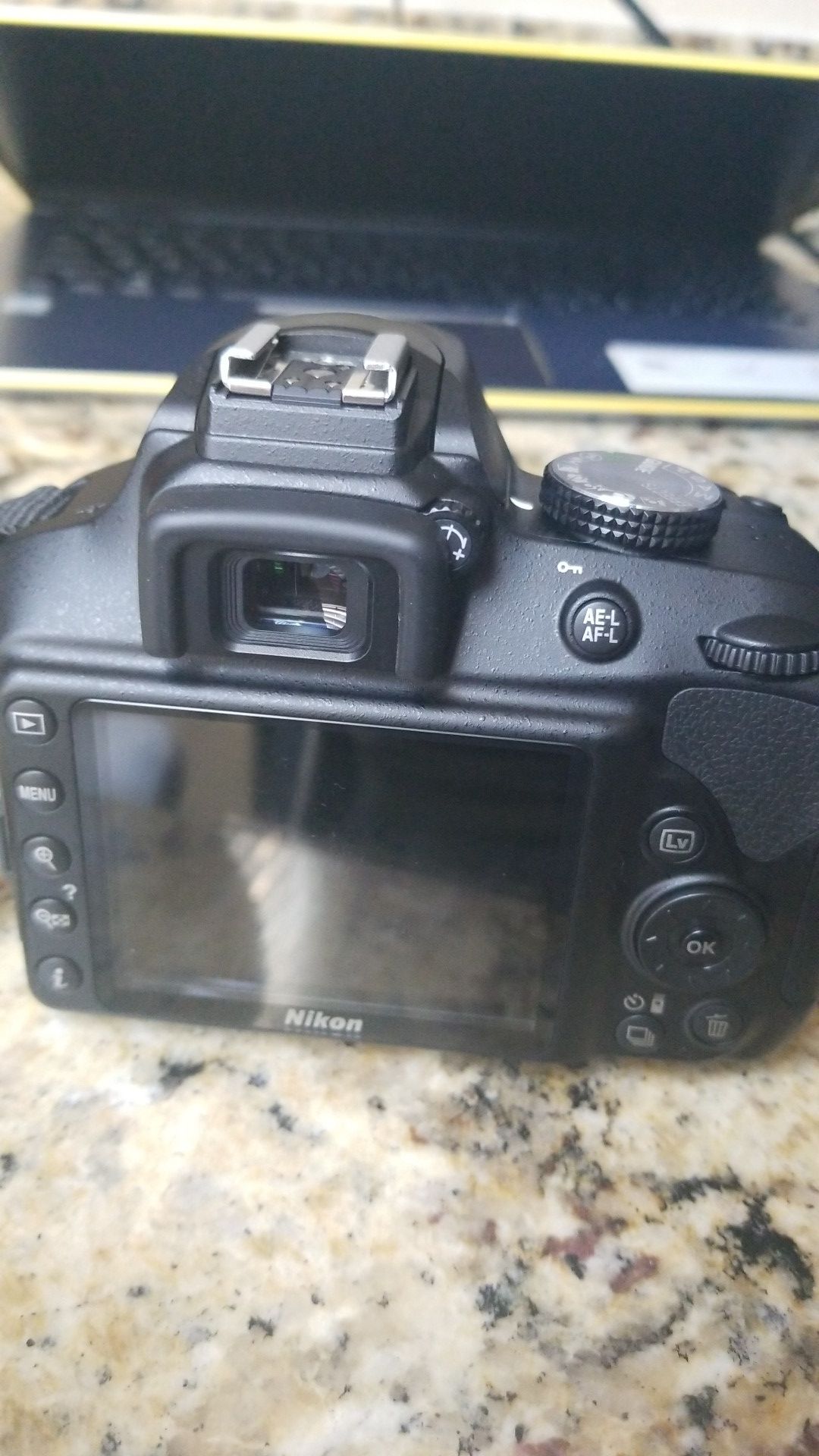Camera Nikon D3400