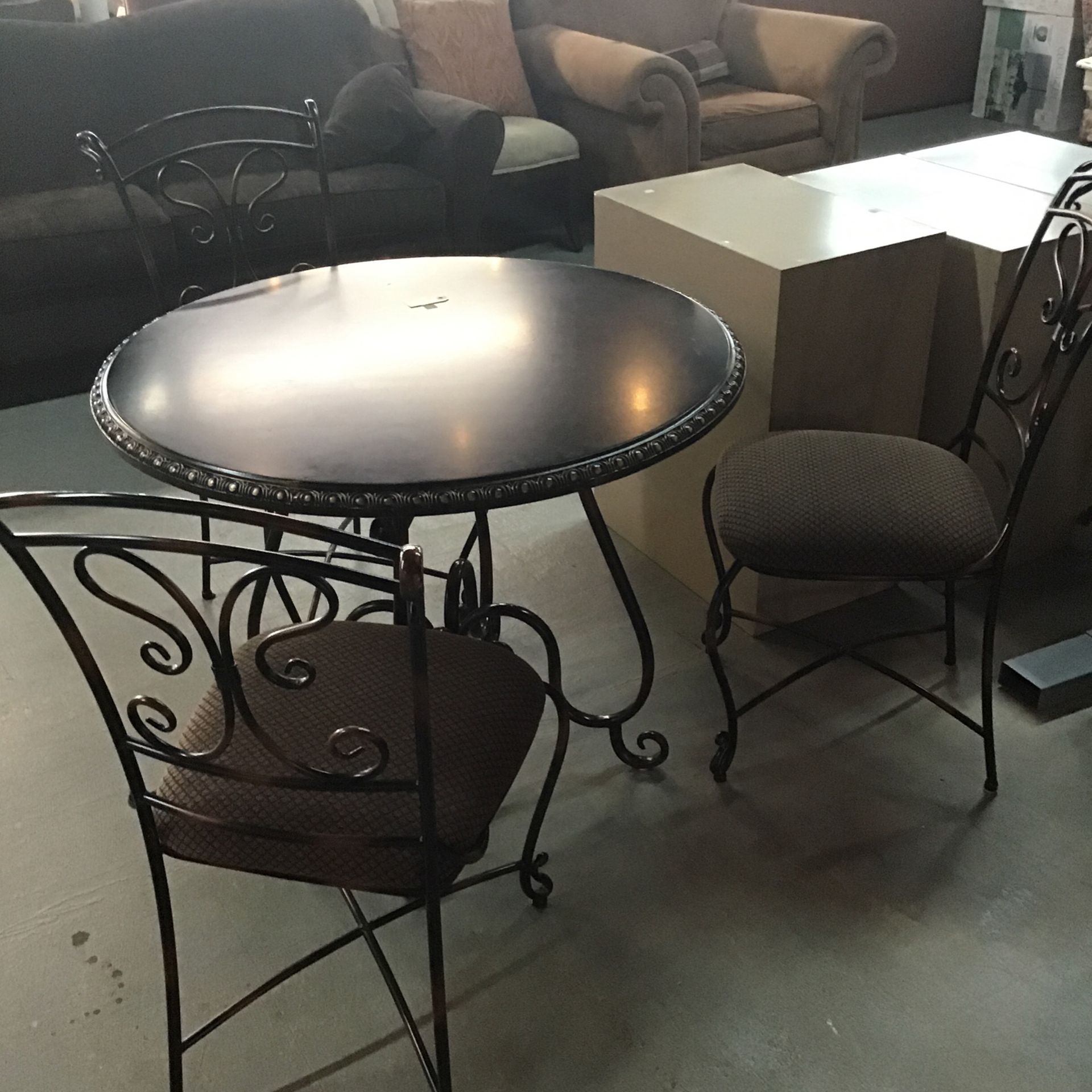 Dining Table With 3 Chairs 