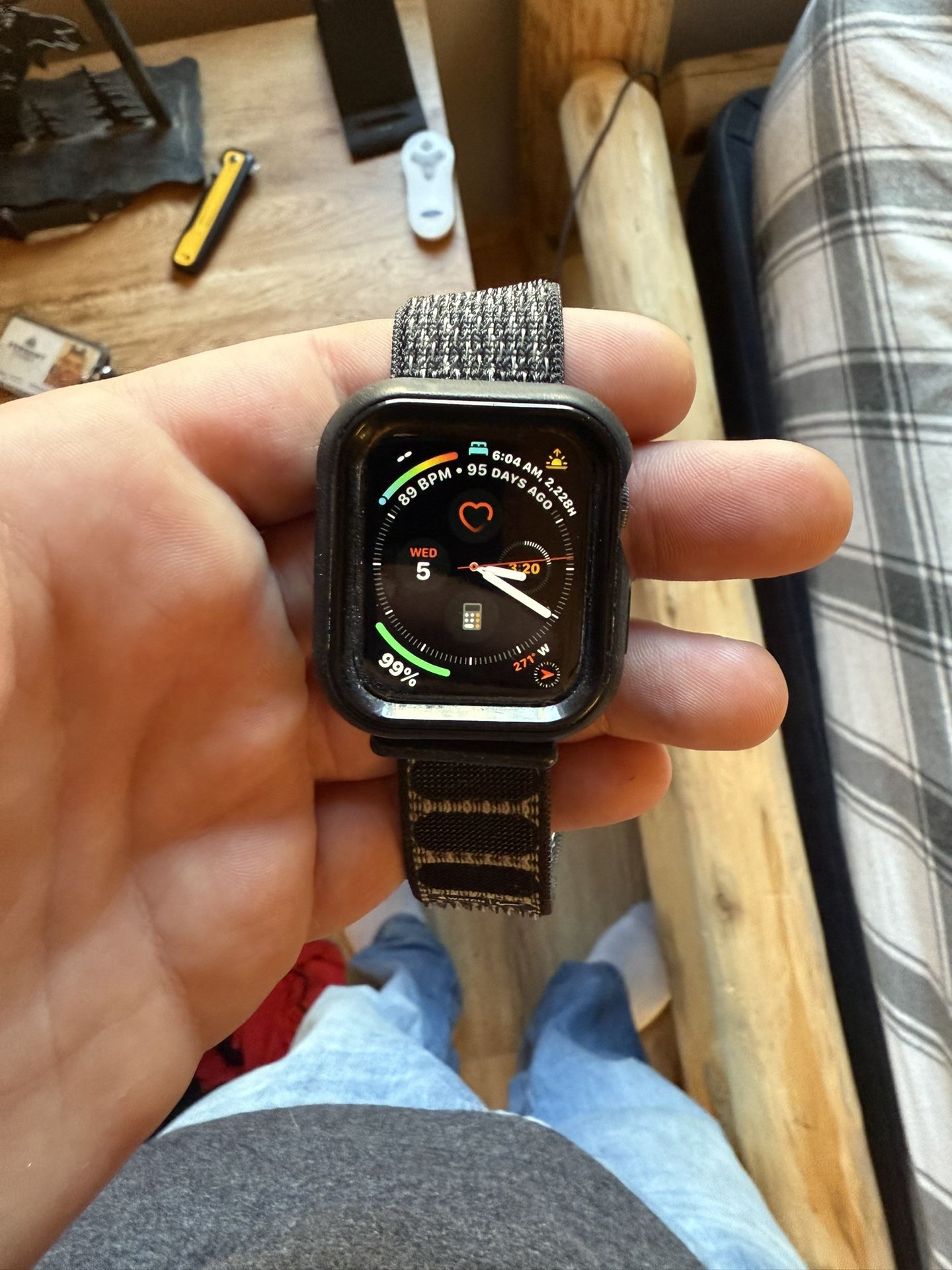 Apple Iwatch Series 6 And Stand