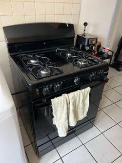 Hot Point Black Stove